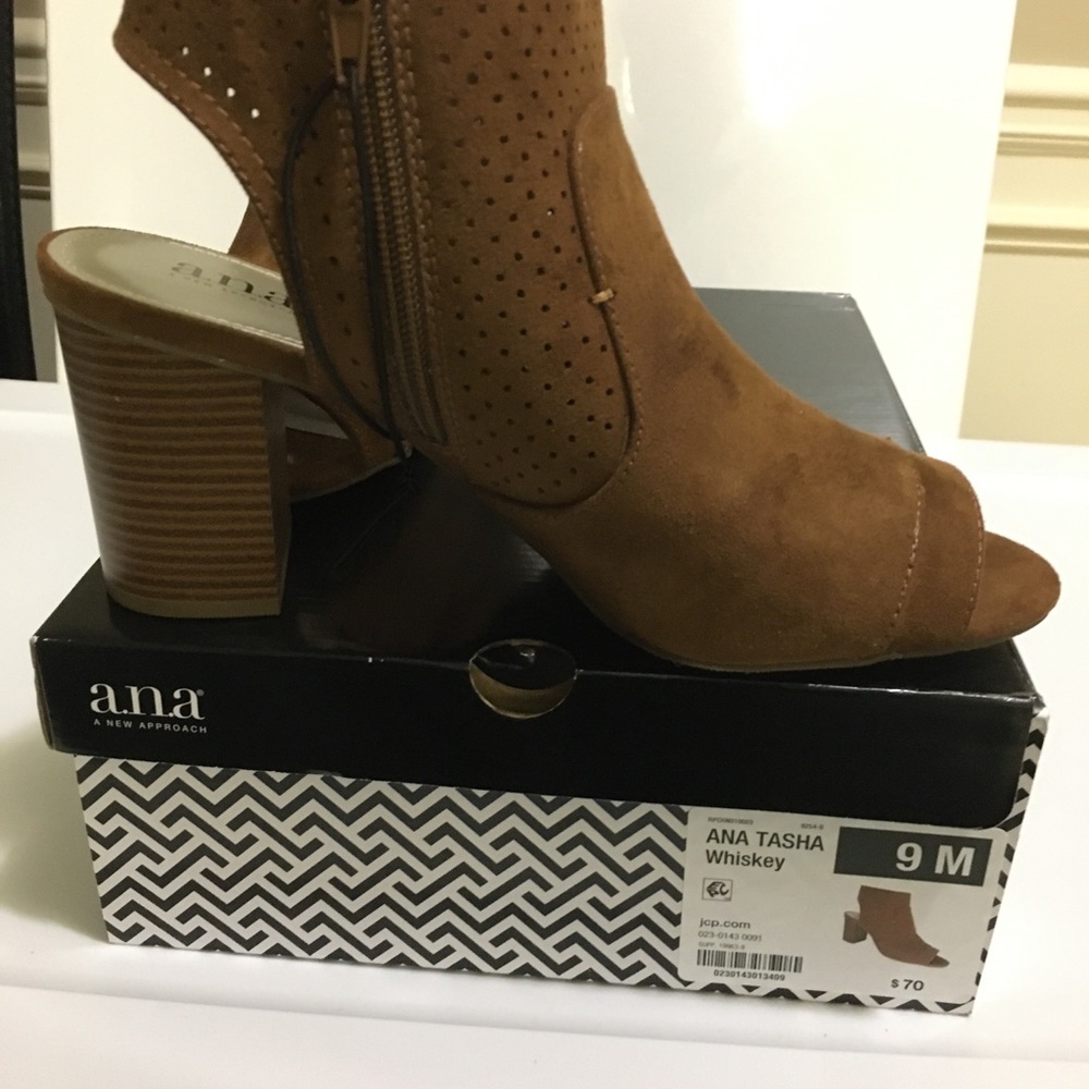 a.n.a Tasha women’s zip peep toe size 9 - Picture 14 of 14